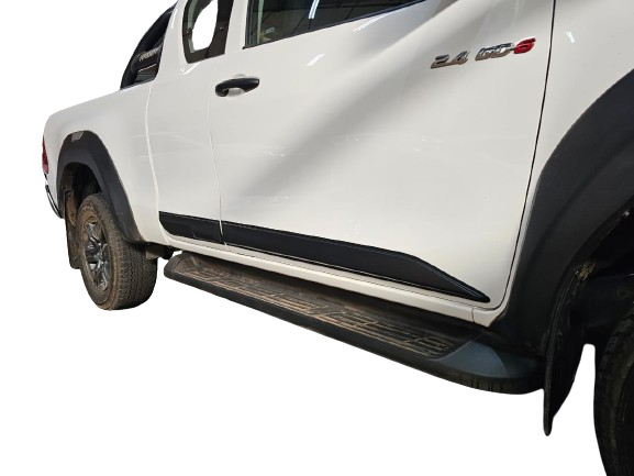 Toyota Hilux Extended Cab Side Cladding